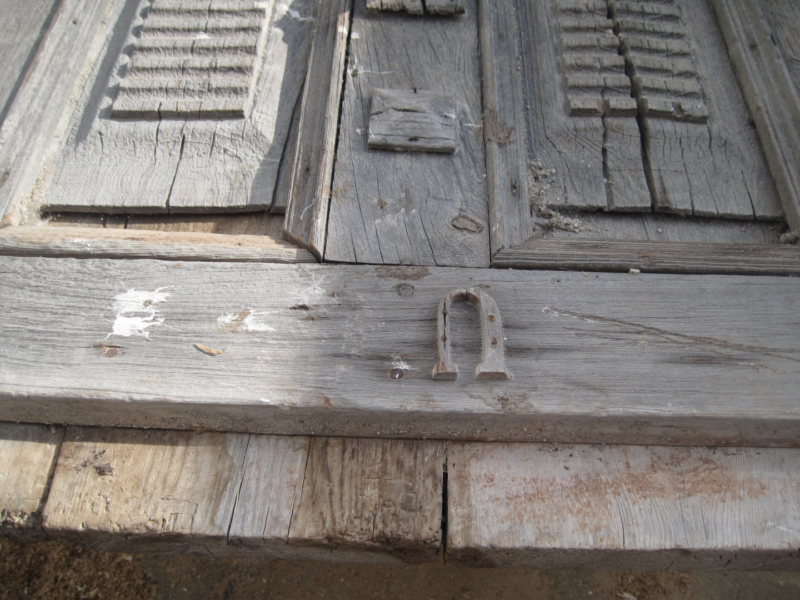restauro-legno-portone-chiesa-codrongianos-falegnameria-bussu-sassari